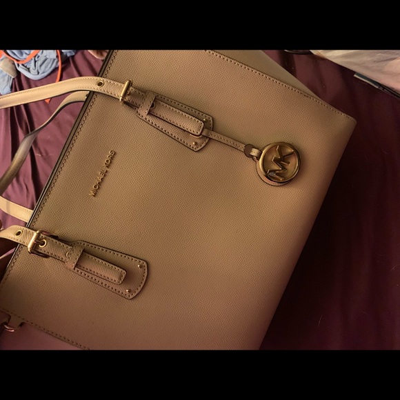 Michael Kors tote - Picture 2 of 5
